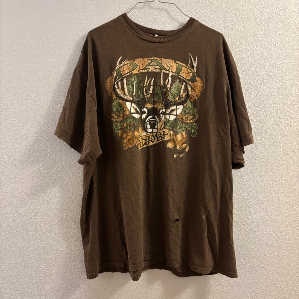 Delta Brown Deer Graphic Men's T-Shirt
